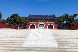 清东陵万佛园陵园大门图