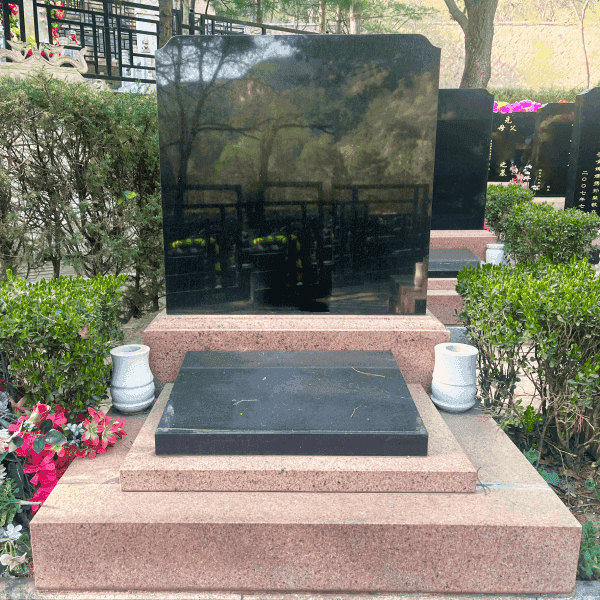 八达岭陵园传统立碑