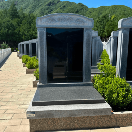 凤凰山陵园传统立碑