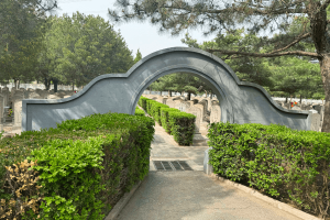 朝阳陵园景观图