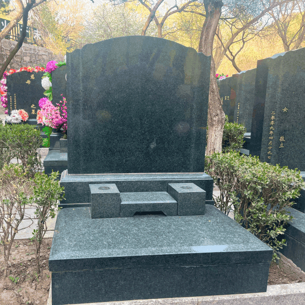 八达岭陵园传统立碑