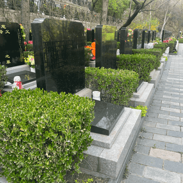八达岭陵园传统立碑
