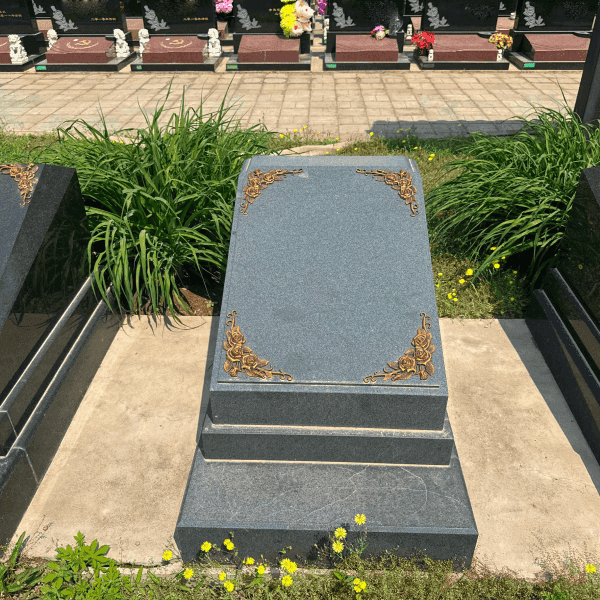 福田公墓卧碑