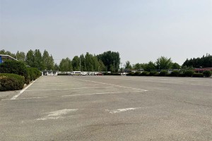 北京市大兴区天堂公墓停车场环境图